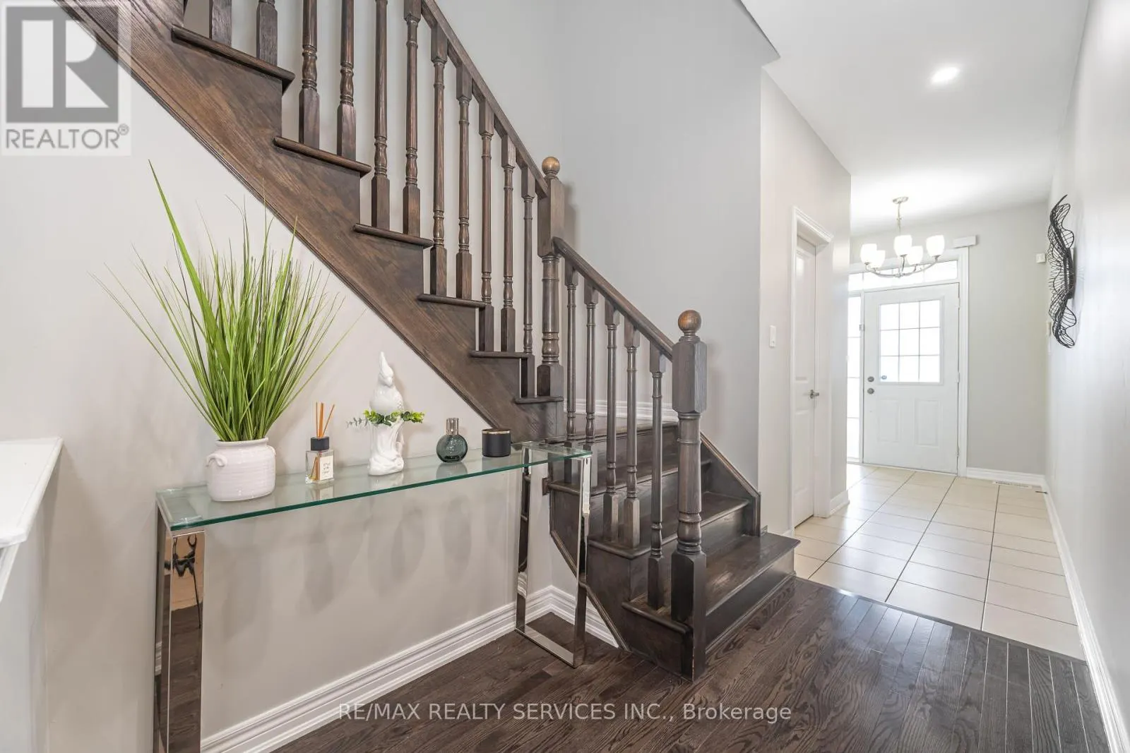 12 SEEDLAND CRESCENT