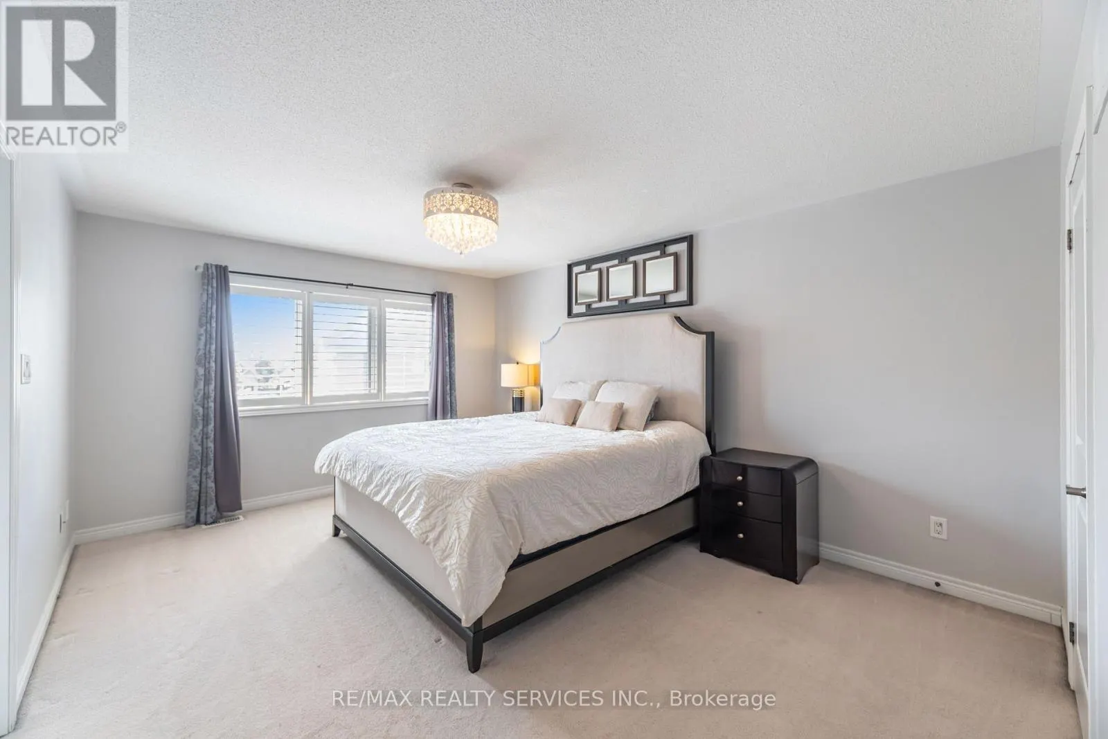 12 SEEDLAND CRESCENT