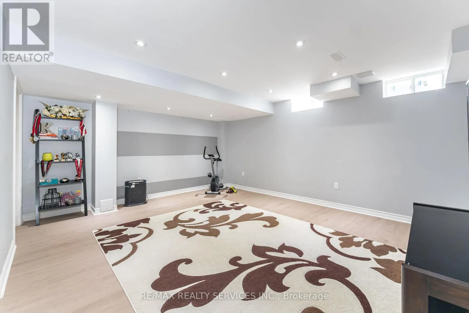 12 SEEDLAND CRESCENT