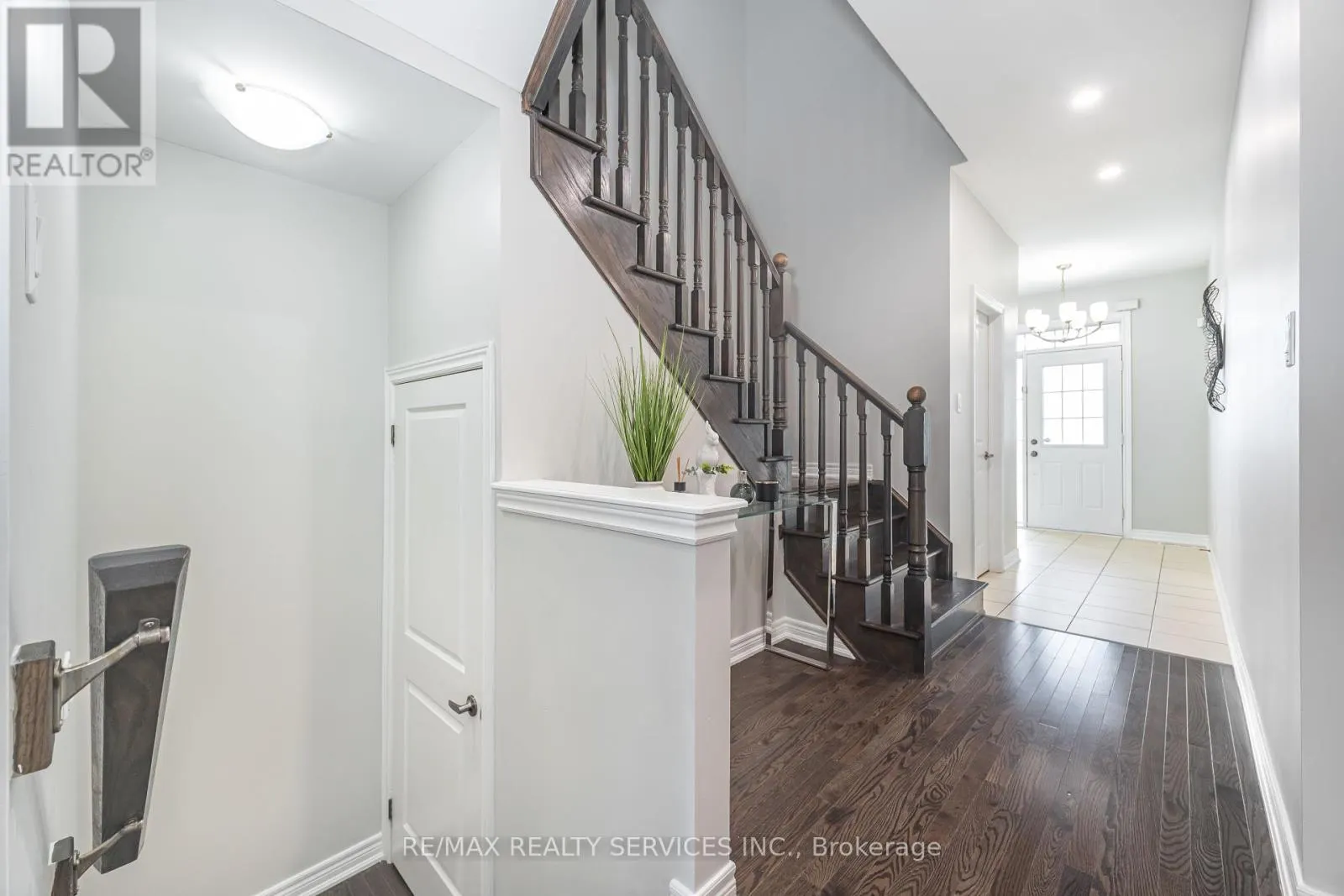 12 SEEDLAND CRESCENT