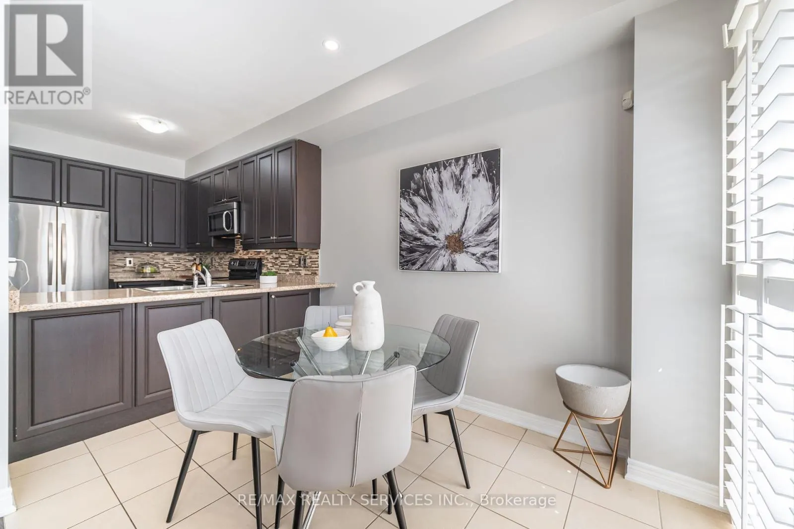 12 SEEDLAND CRESCENT