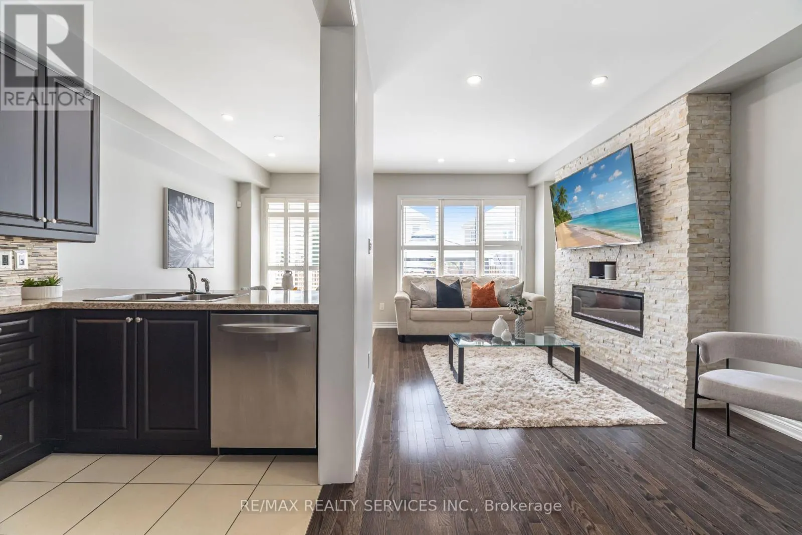 12 SEEDLAND CRESCENT