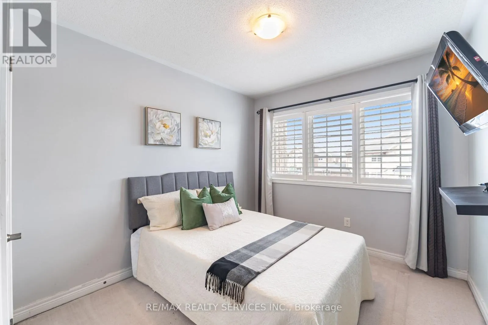 12 SEEDLAND CRESCENT