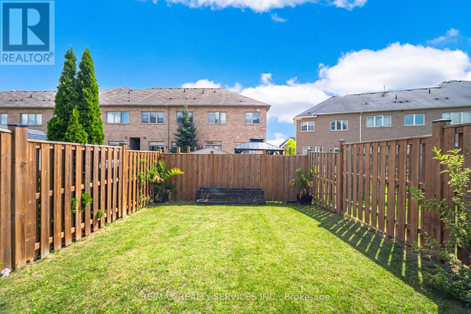 12 SEEDLAND CRESCENT