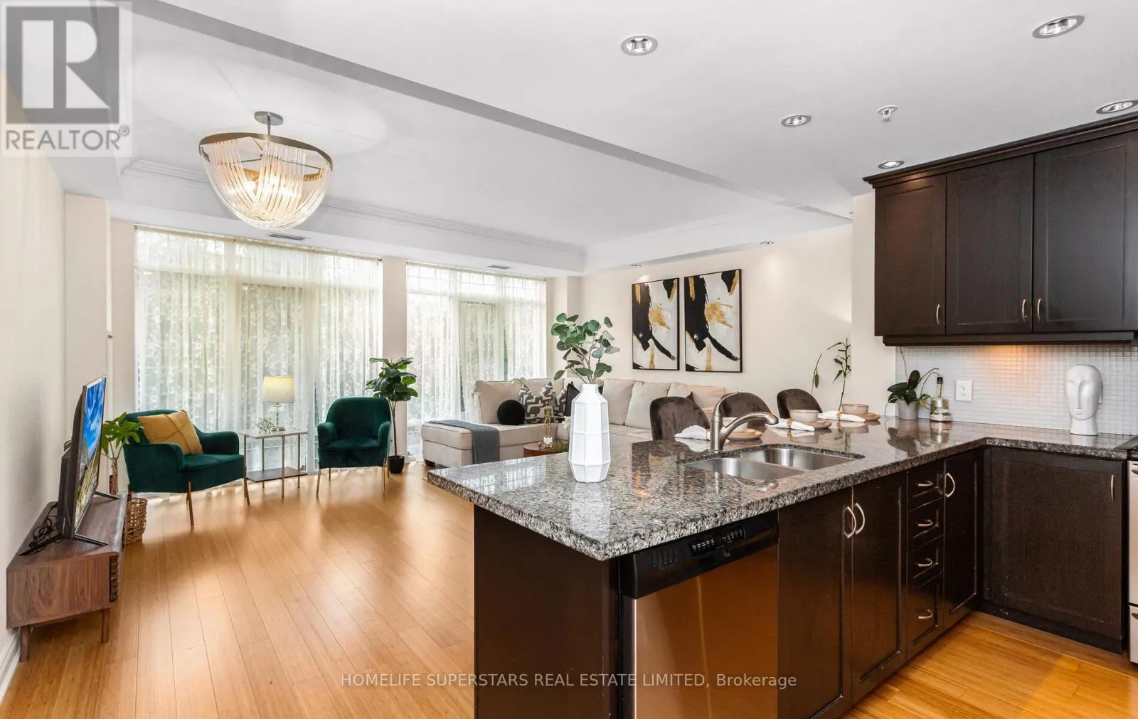 302 - 205 LAKESHORE ROAD W