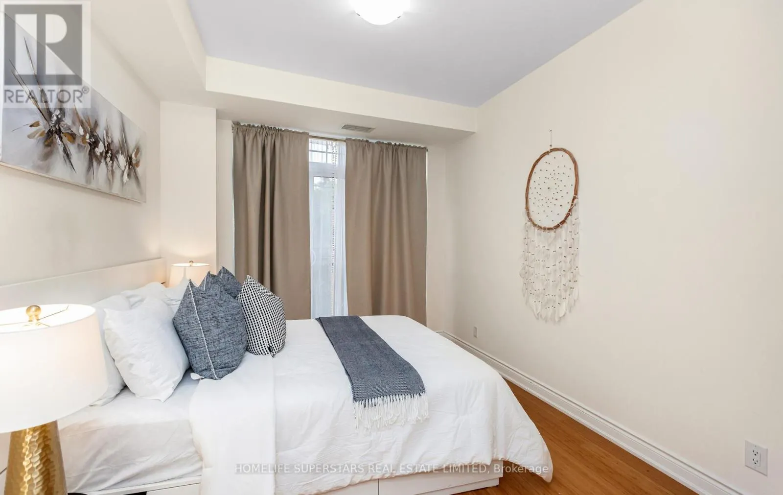 302 - 205 LAKESHORE ROAD W