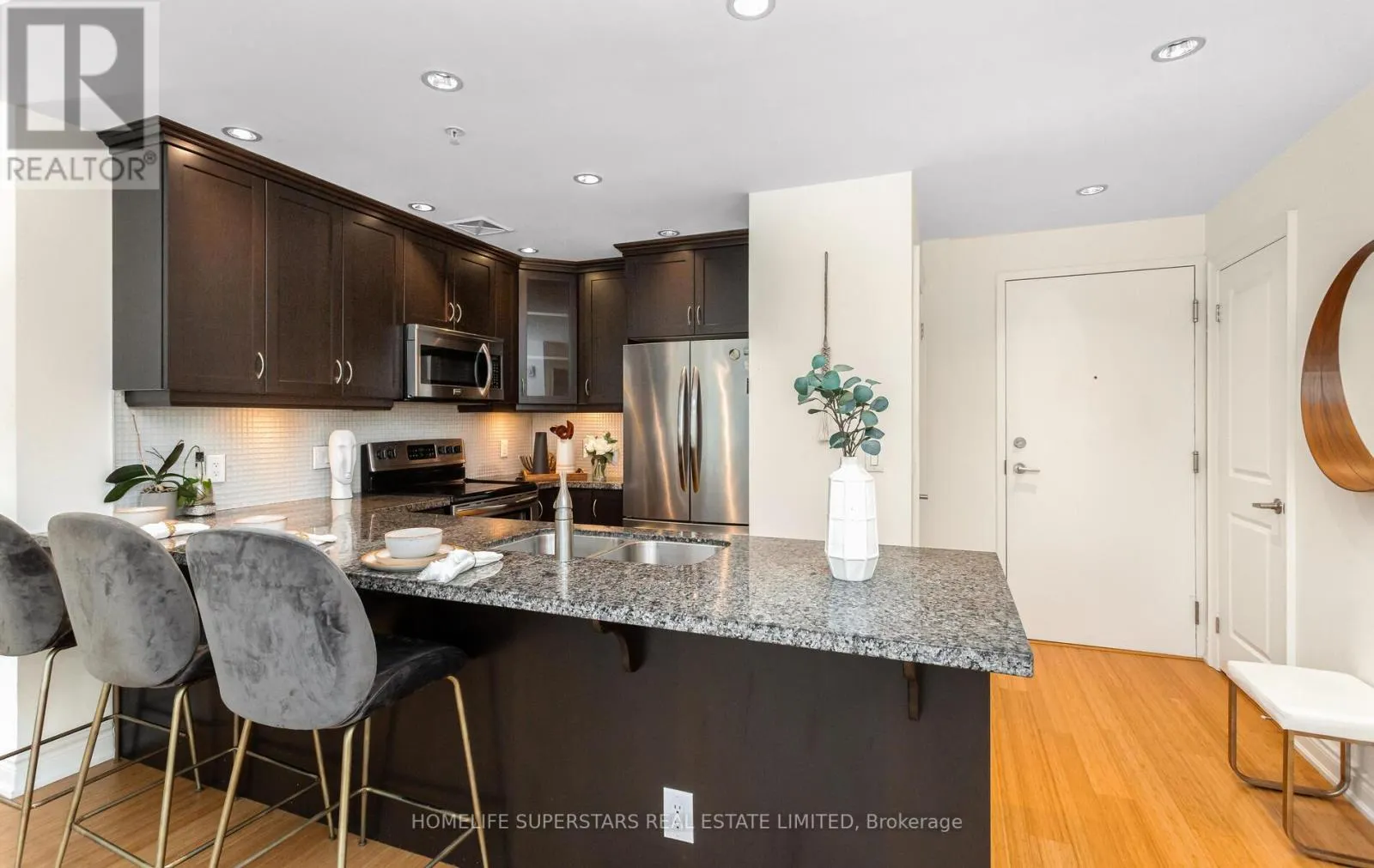 302 - 205 LAKESHORE ROAD W