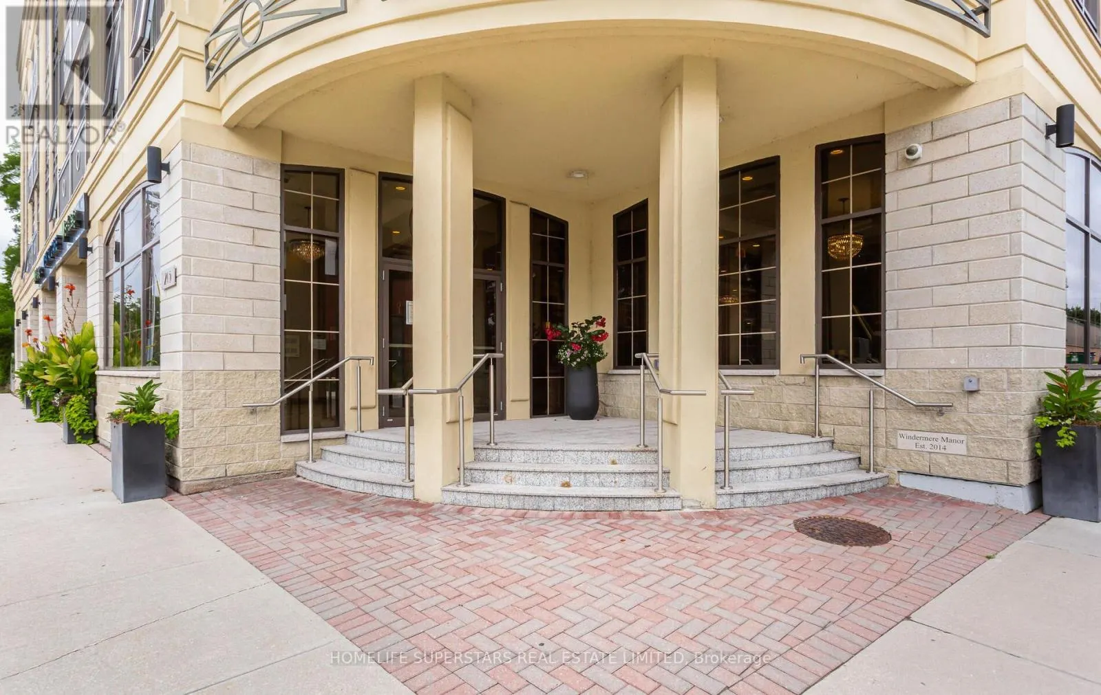 302 - 205 LAKESHORE ROAD W