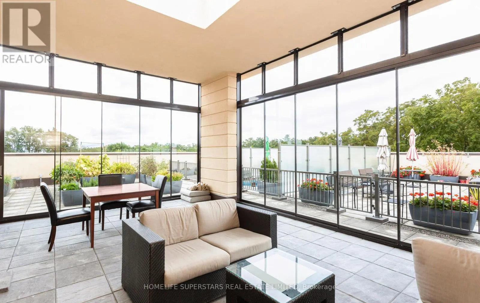 302 - 205 LAKESHORE ROAD W
