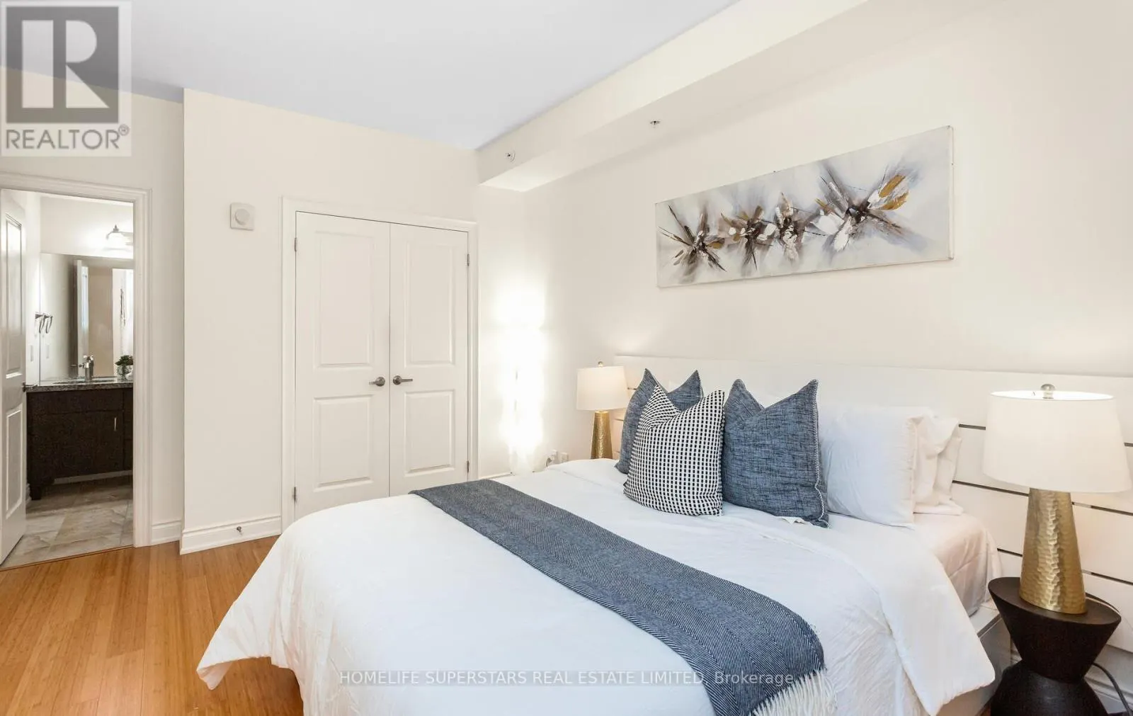 302 - 205 LAKESHORE ROAD W