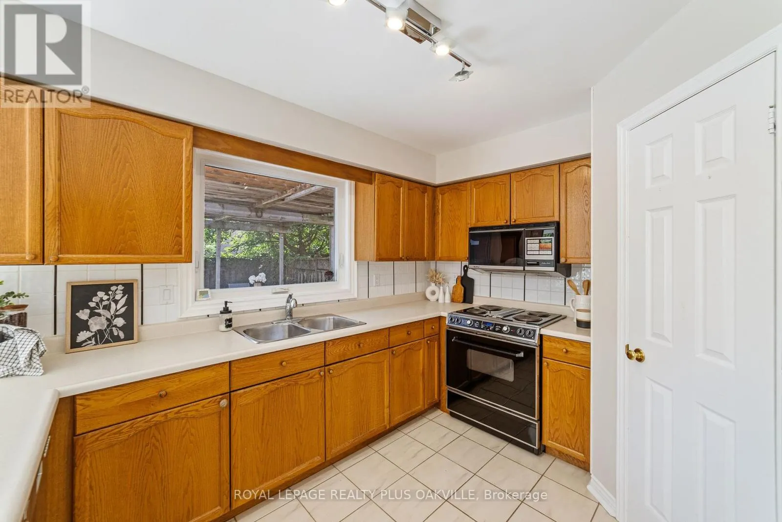 1298 HILTON LANE
