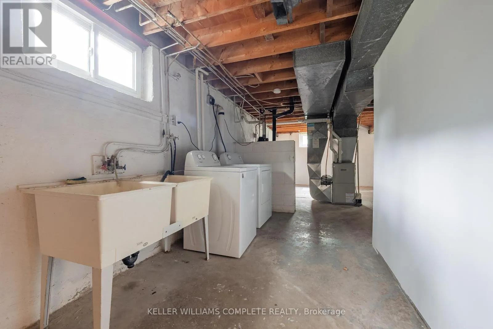 1392 ROYAL DRIVE