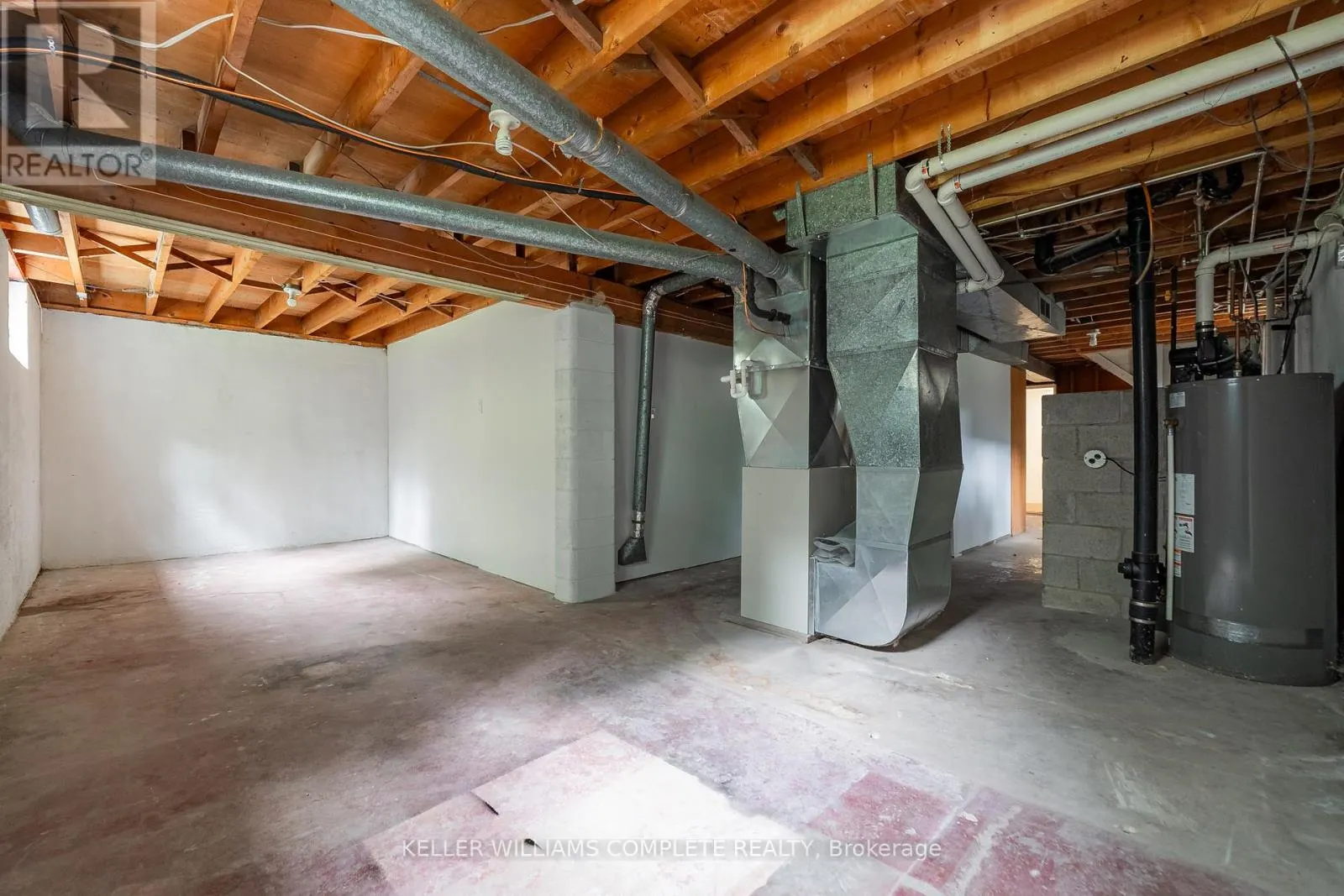1392 ROYAL DRIVE