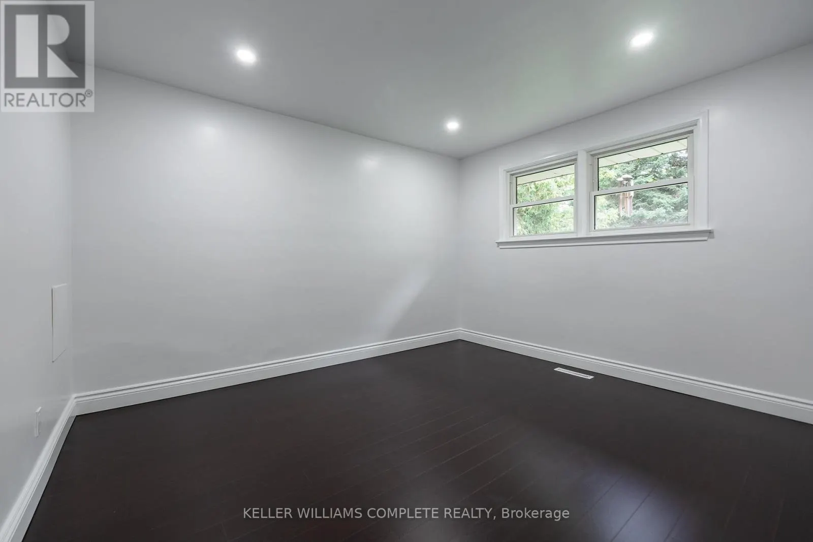 1392 ROYAL DRIVE
