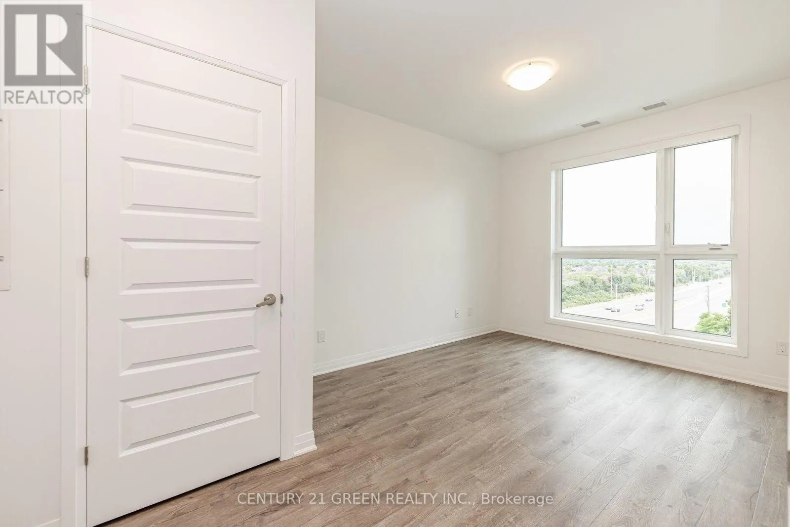 503 - 95 DUNDAS STREET W