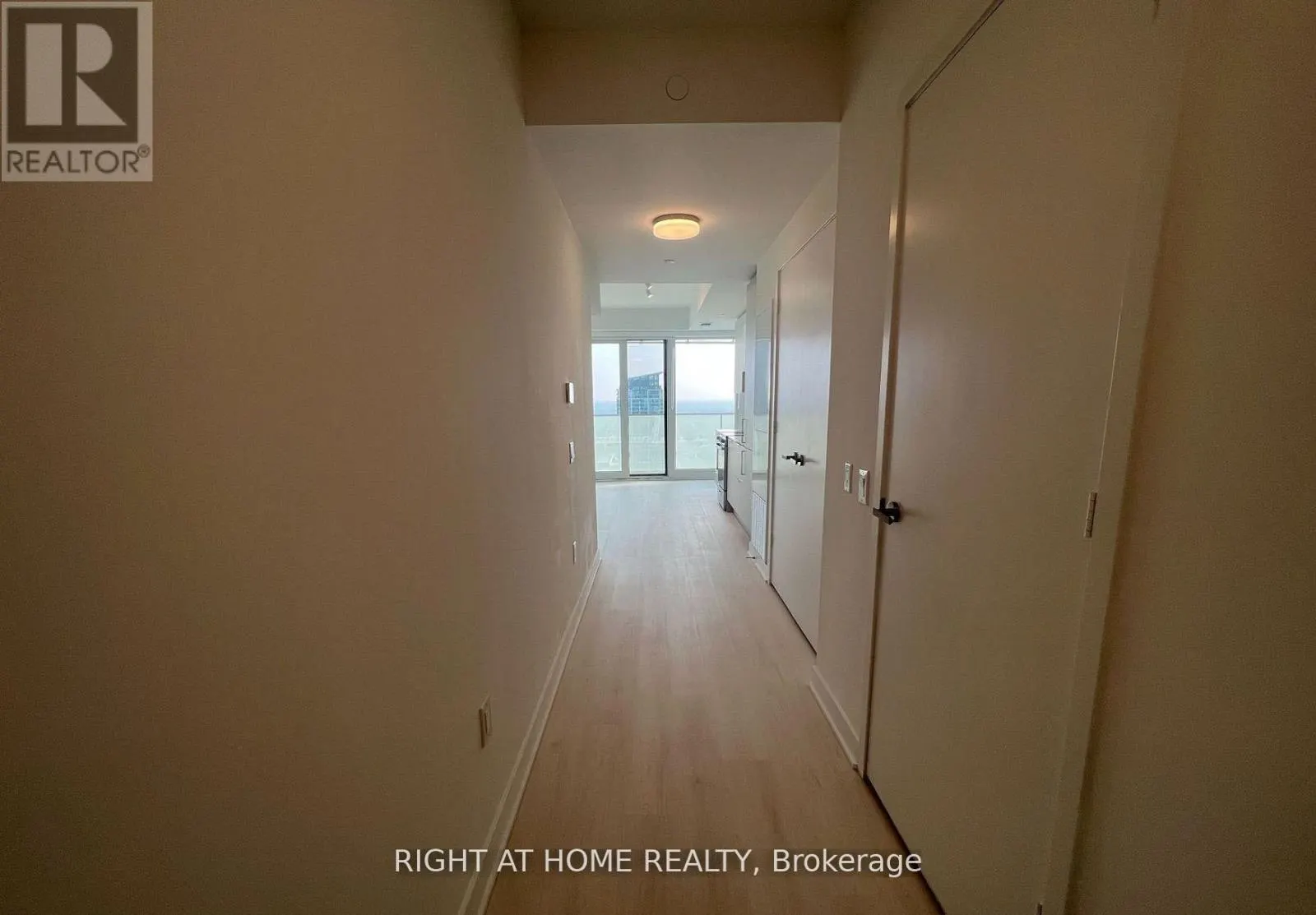 2507 - 3900 CONFEDERATION PARKWAY