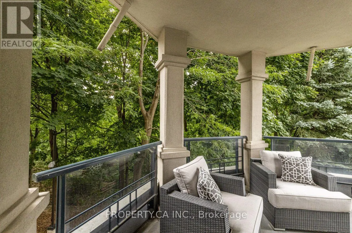 105 - 2 ABERFOYLE CRESCENT