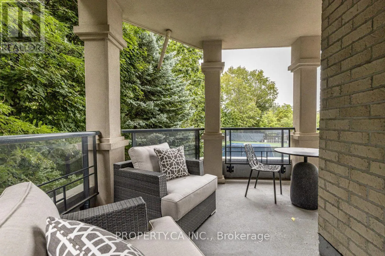 105 - 2 ABERFOYLE CRESCENT
