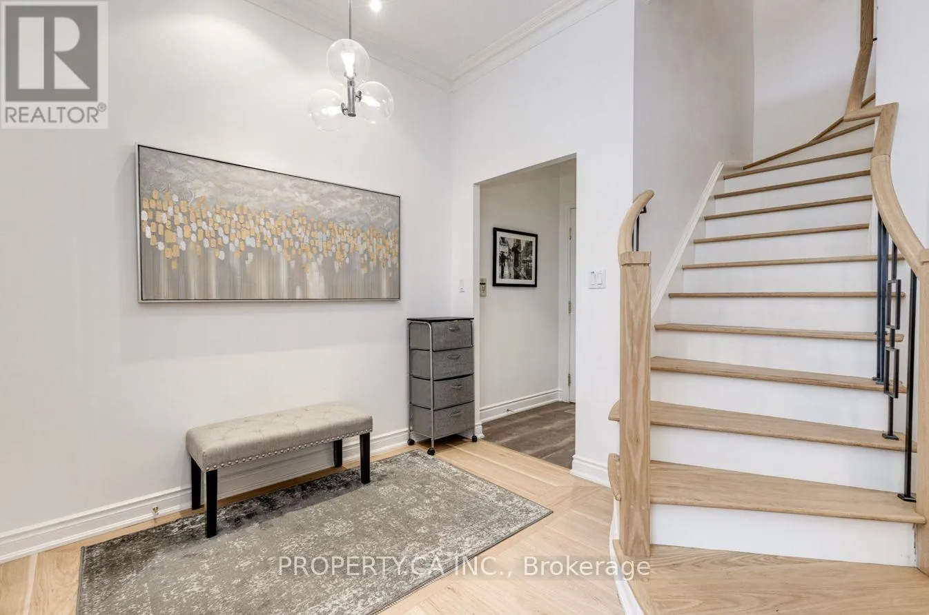 105 - 2 ABERFOYLE CRESCENT