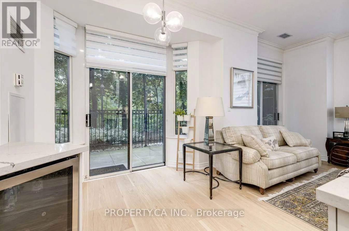 105 - 2 ABERFOYLE CRESCENT