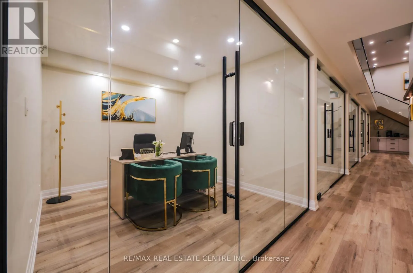 20 - 2131 WILLIAMS PARKWAY