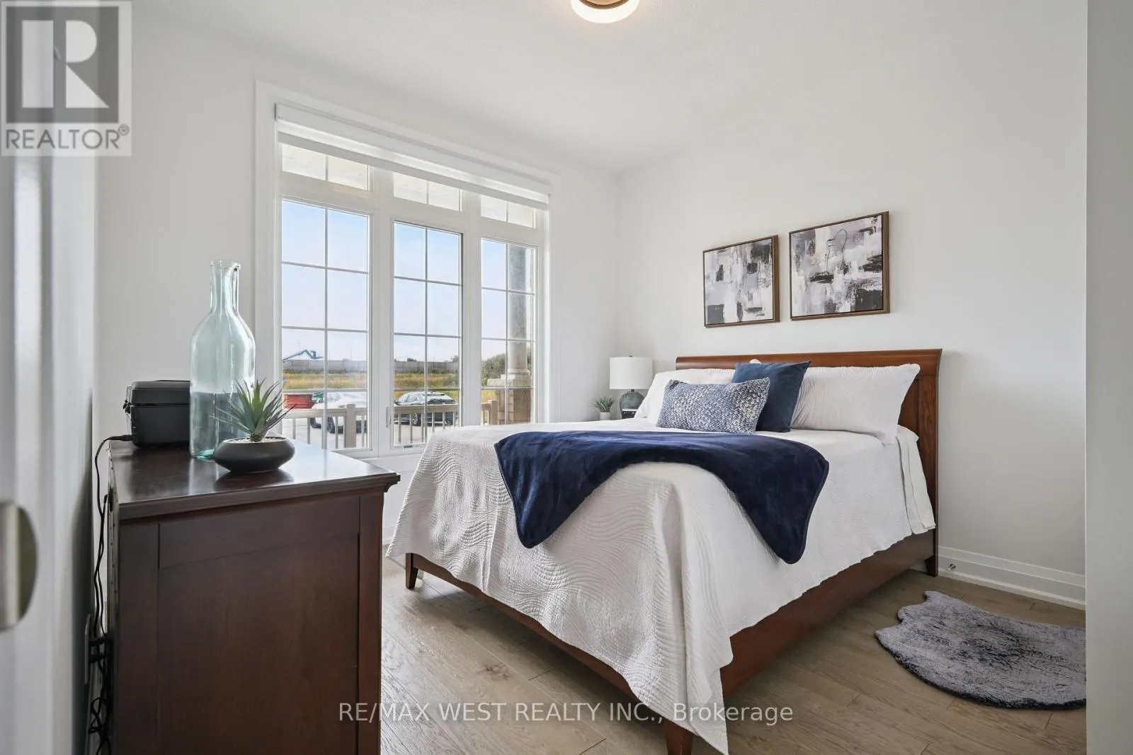 31 TEA ROSE ROAD
