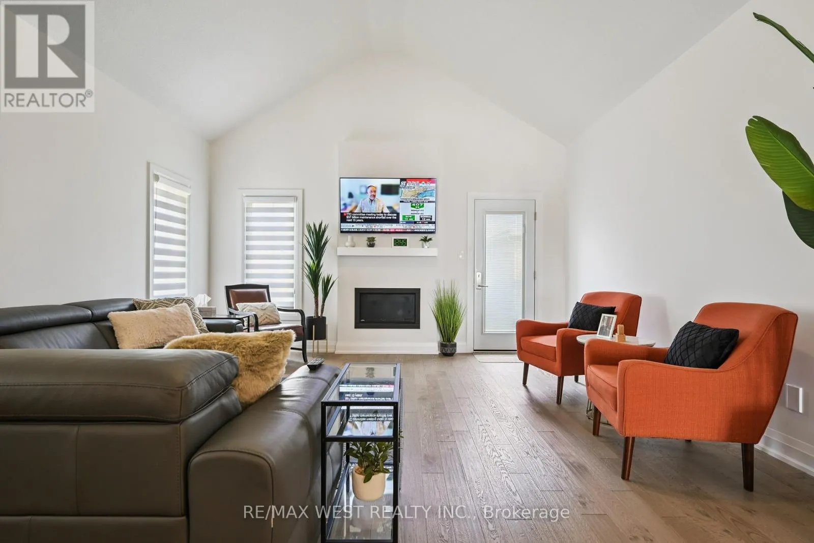 31 TEA ROSE ROAD