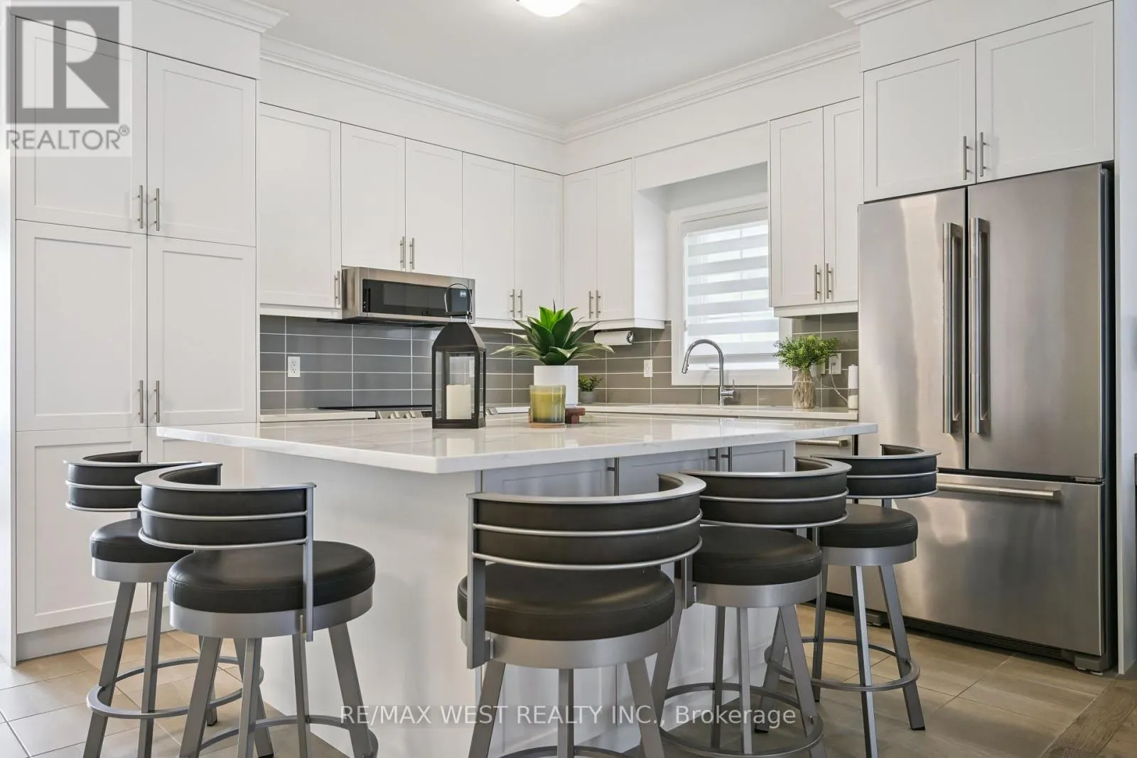 31 TEA ROSE ROAD