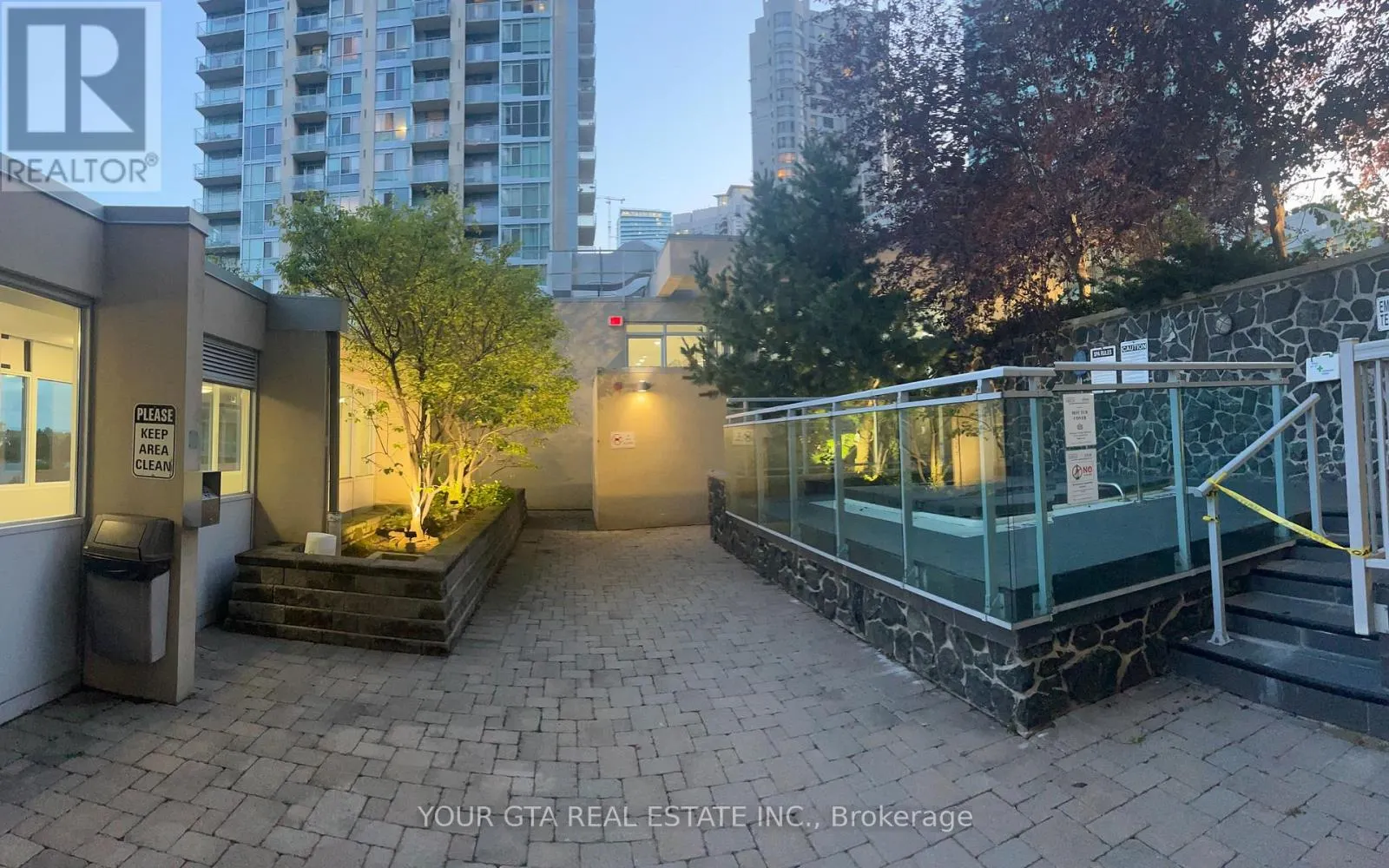 2913 - 223 WEBB DRIVE
