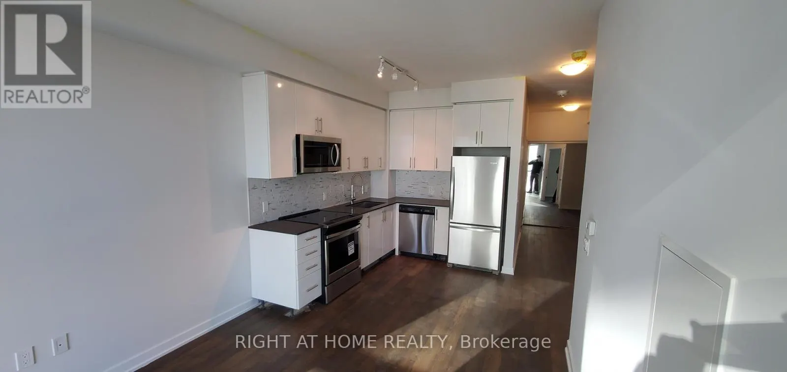 2205 - 4085 PARKSIDE VILLAGE DRIVE