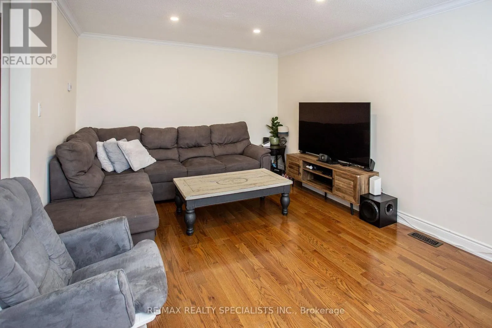 4386 CURIA CRESCENT