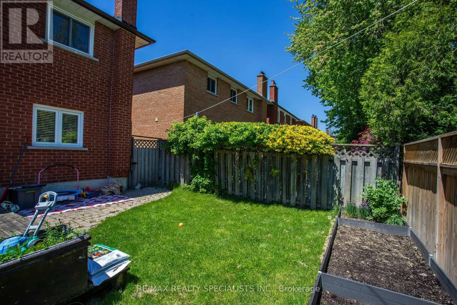 4386 CURIA CRESCENT