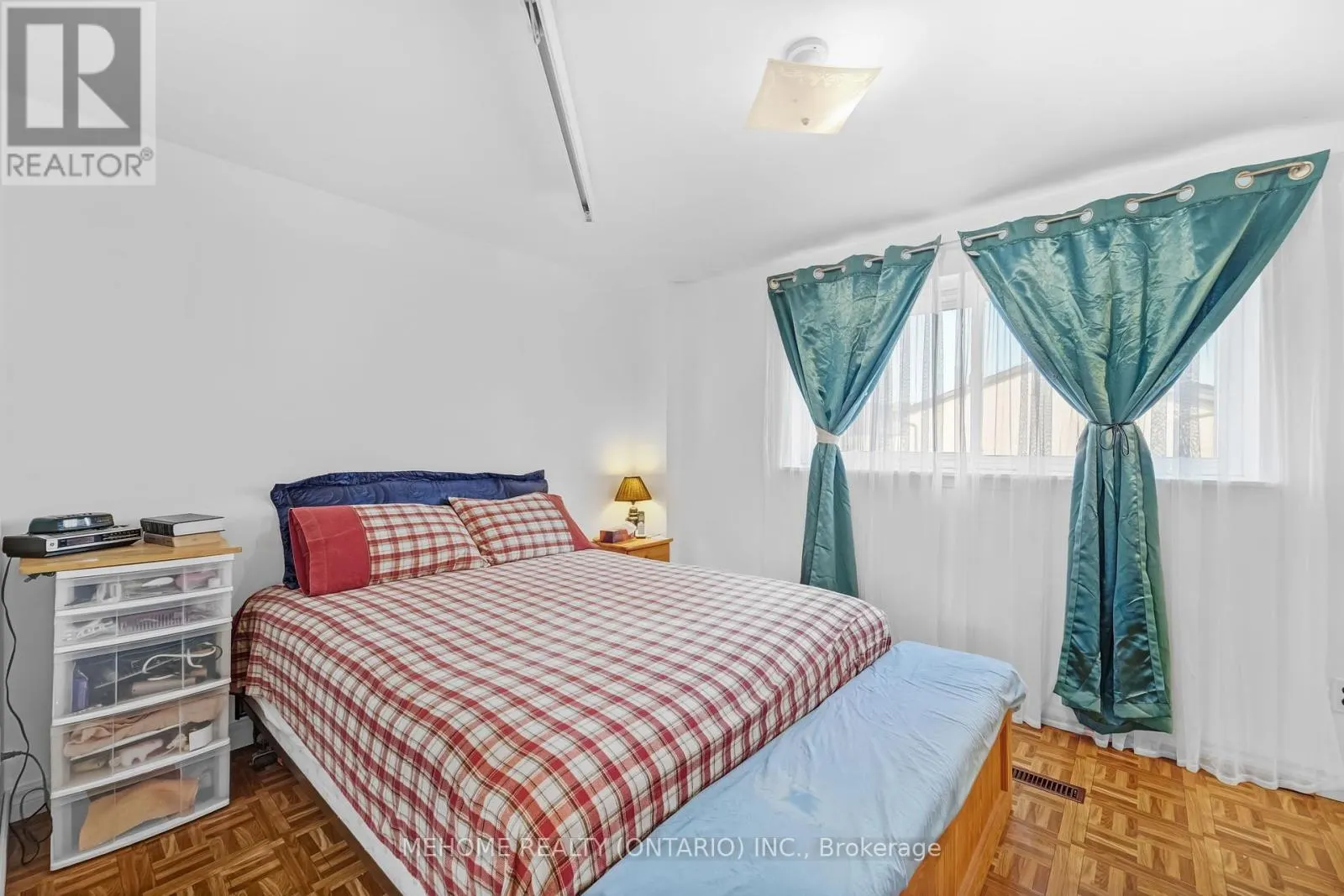 19 - 46 DEARBOURNE BOULEVARD