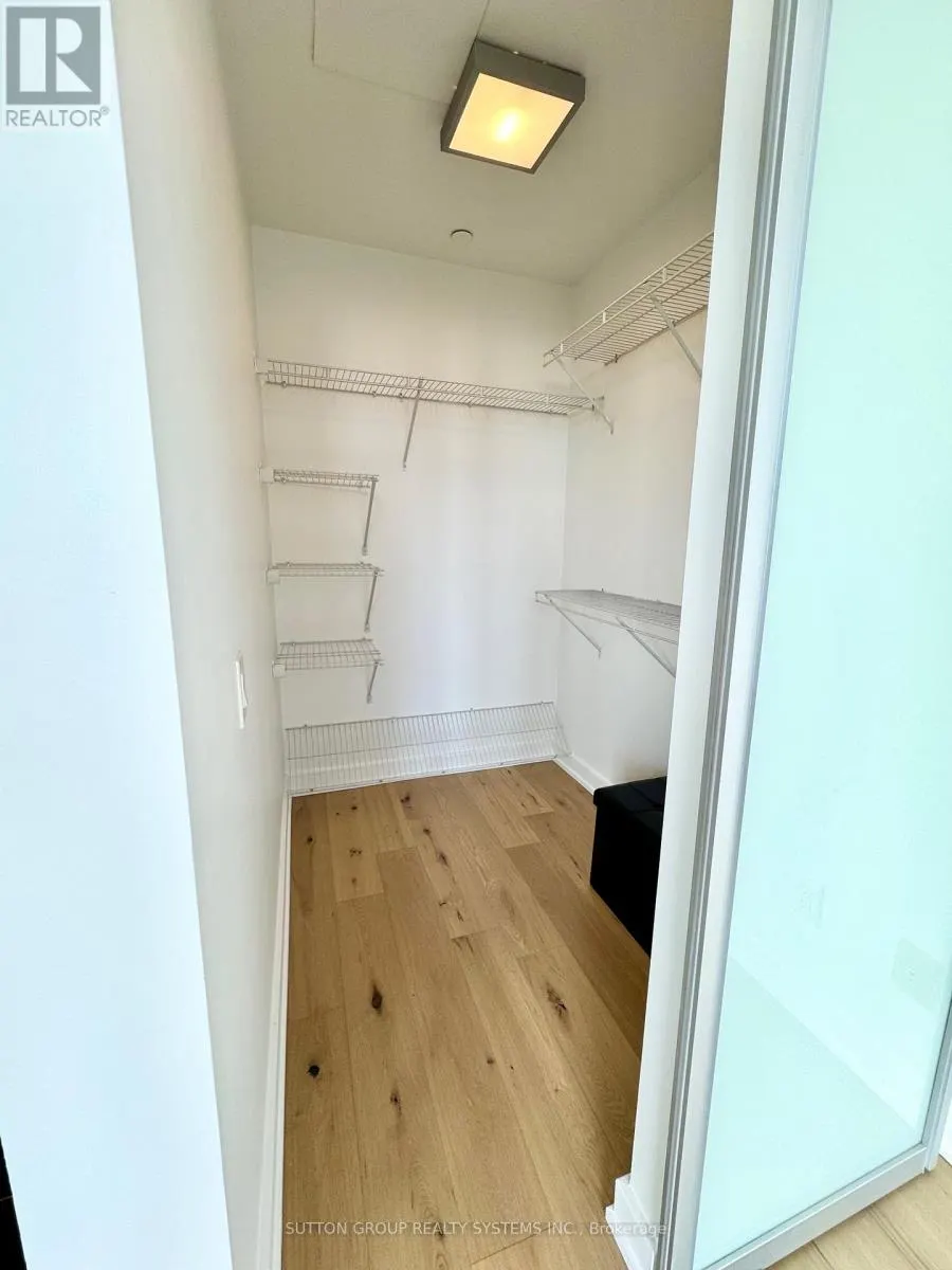1807 - 88 PARK LAWN ROAD