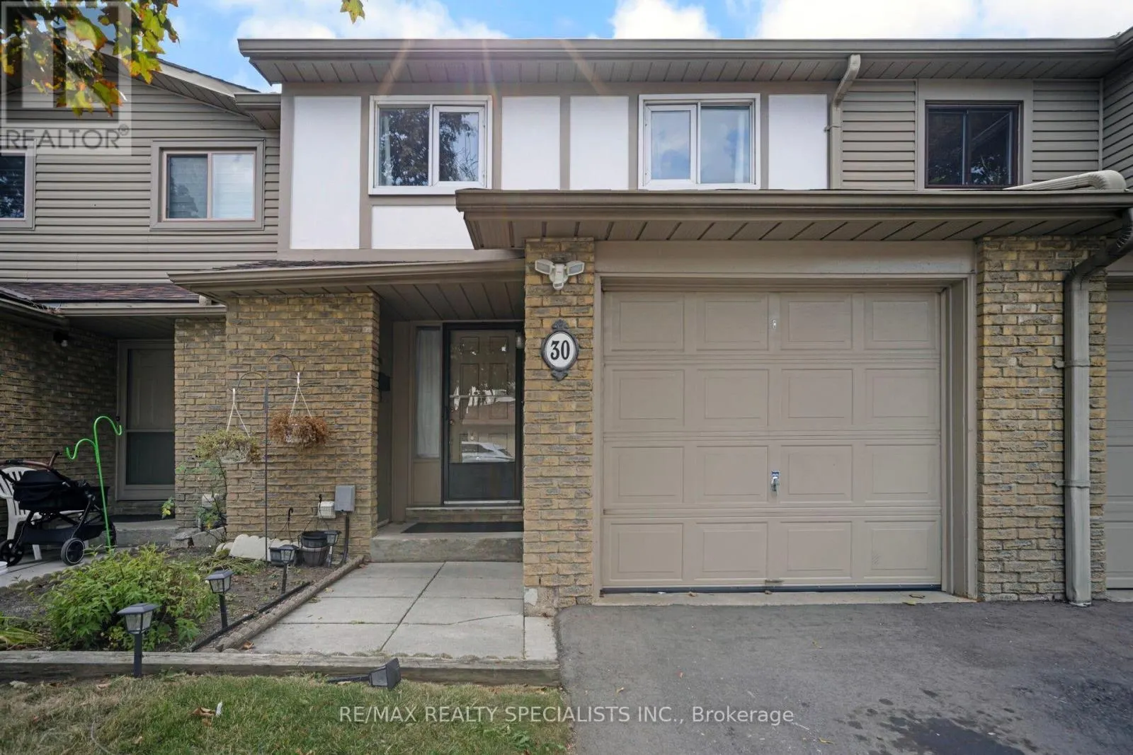 30 GREENWICH CIRCLE