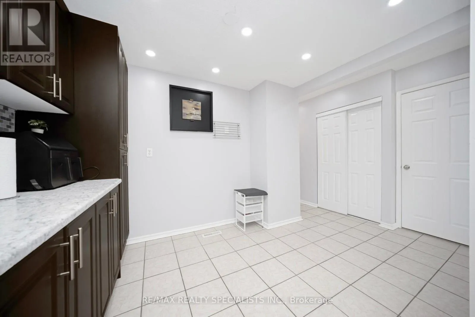30 GREENWICH CIRCLE