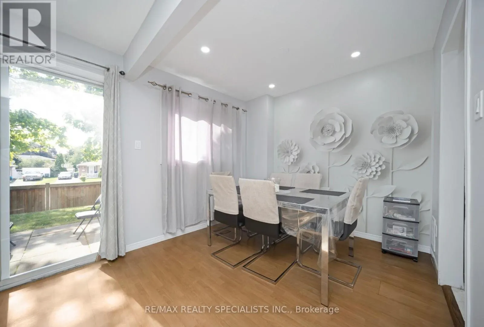 30 GREENWICH CIRCLE