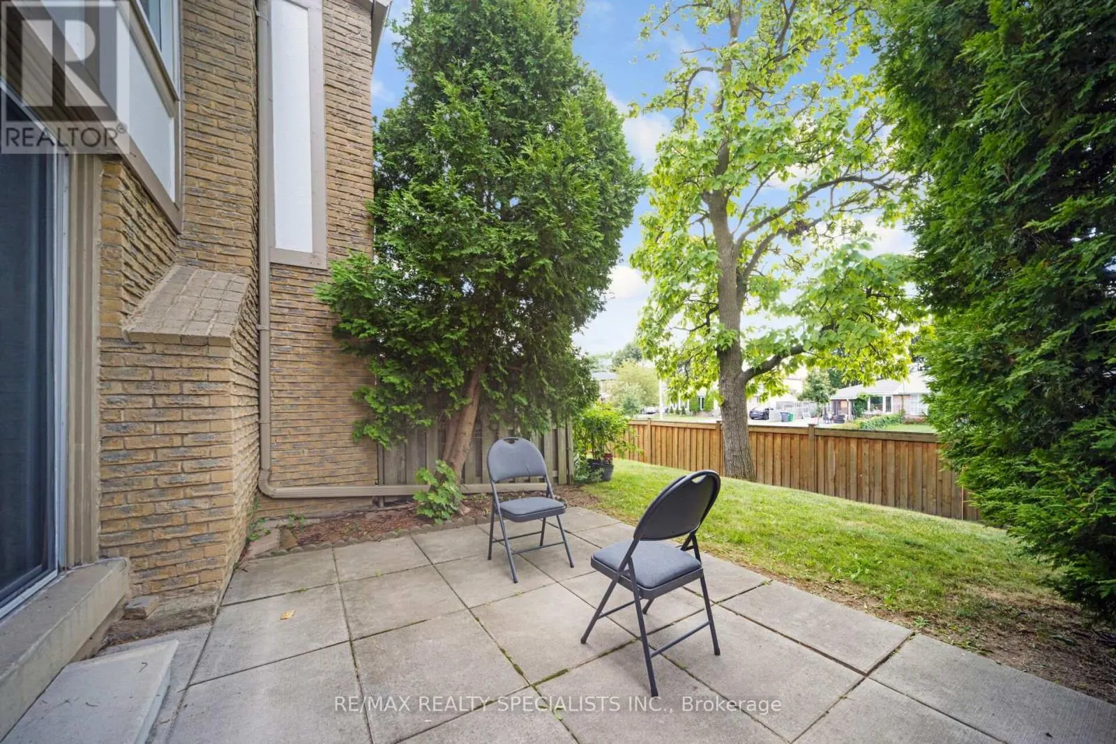 30 GREENWICH CIRCLE