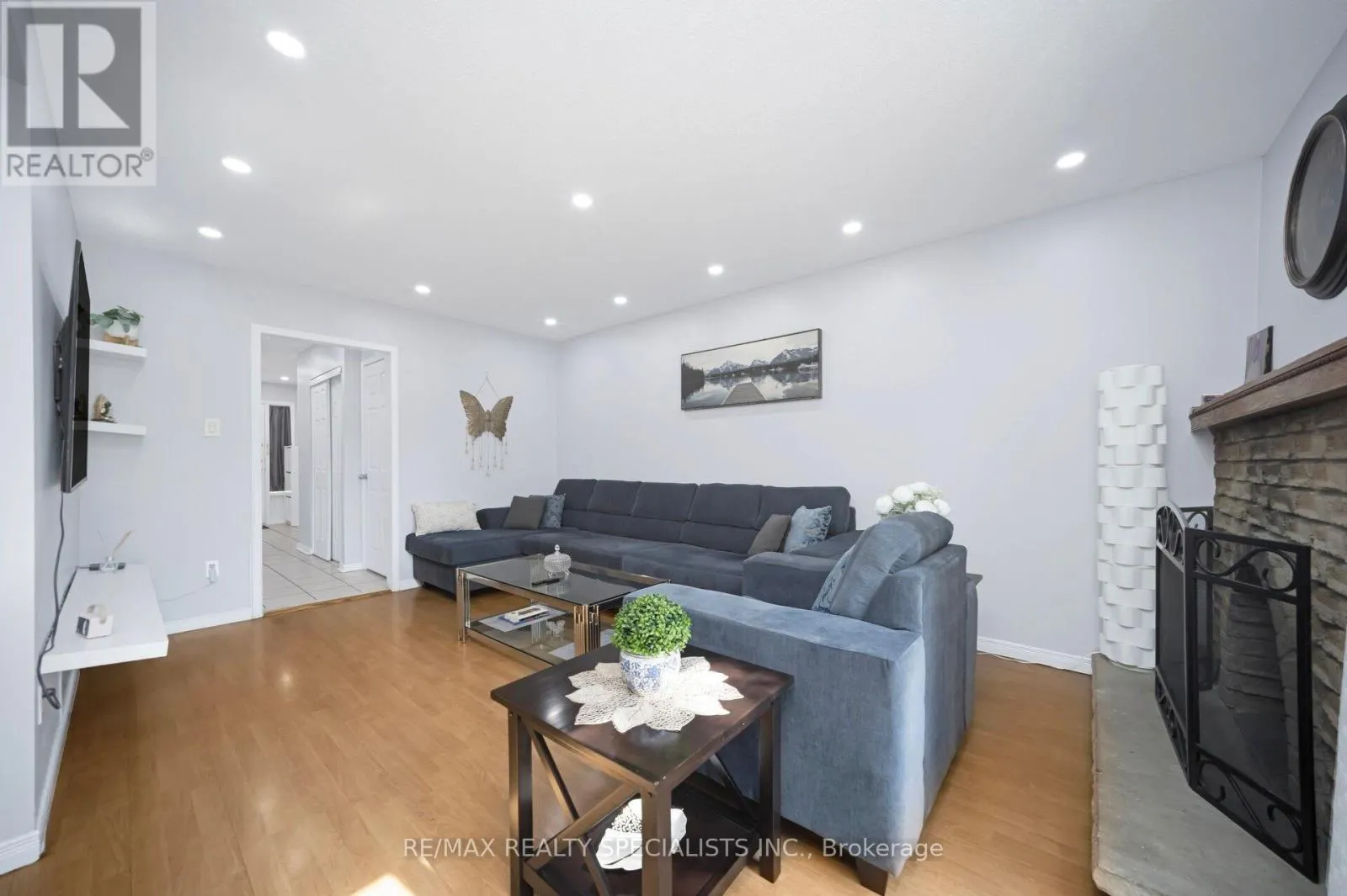 30 GREENWICH CIRCLE