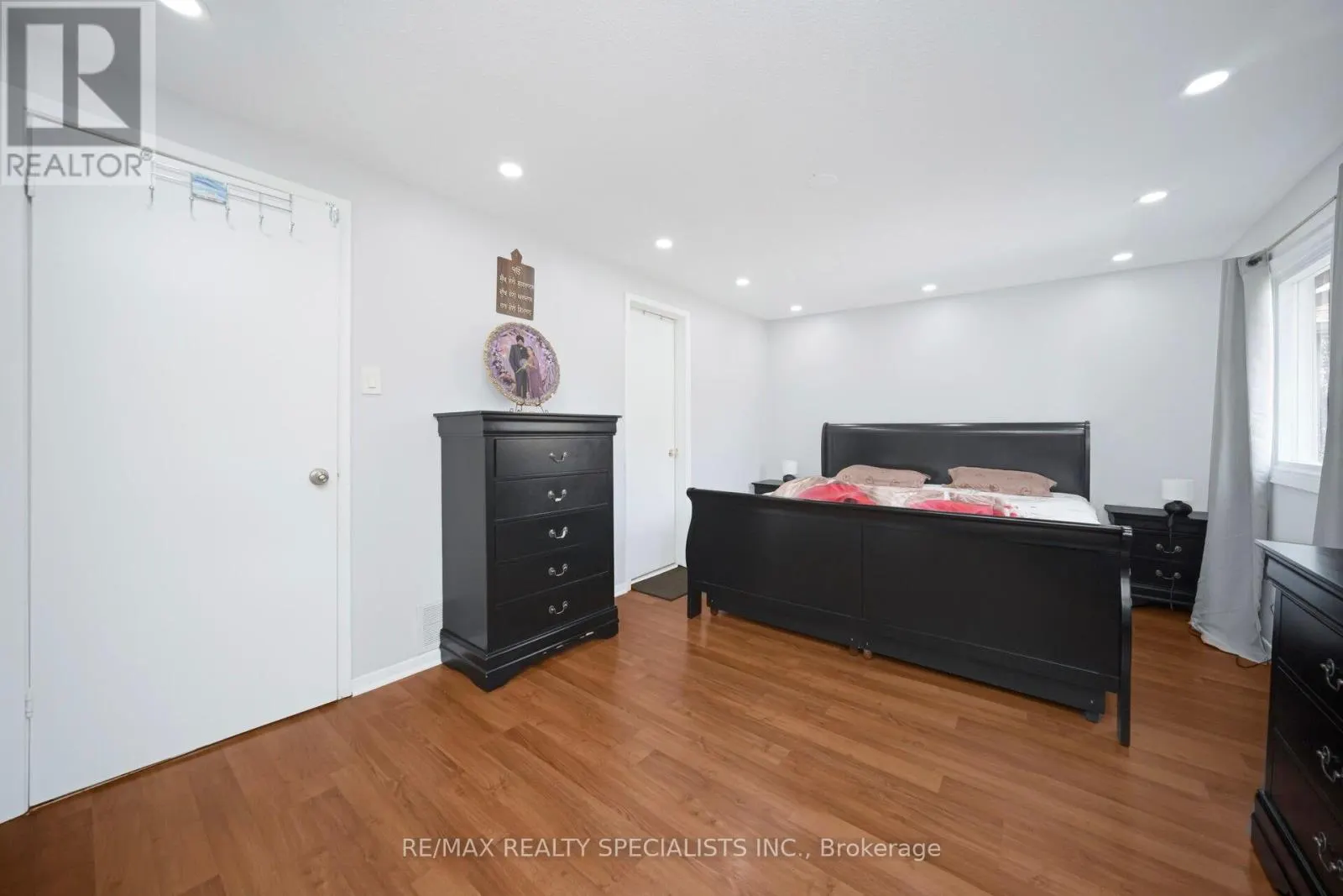 30 GREENWICH CIRCLE