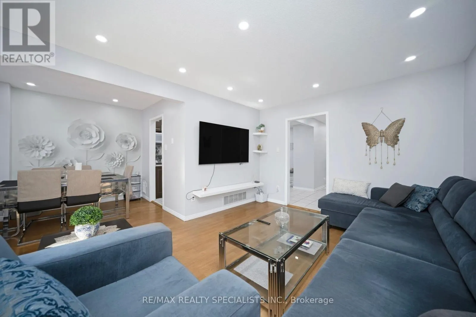 30 GREENWICH CIRCLE