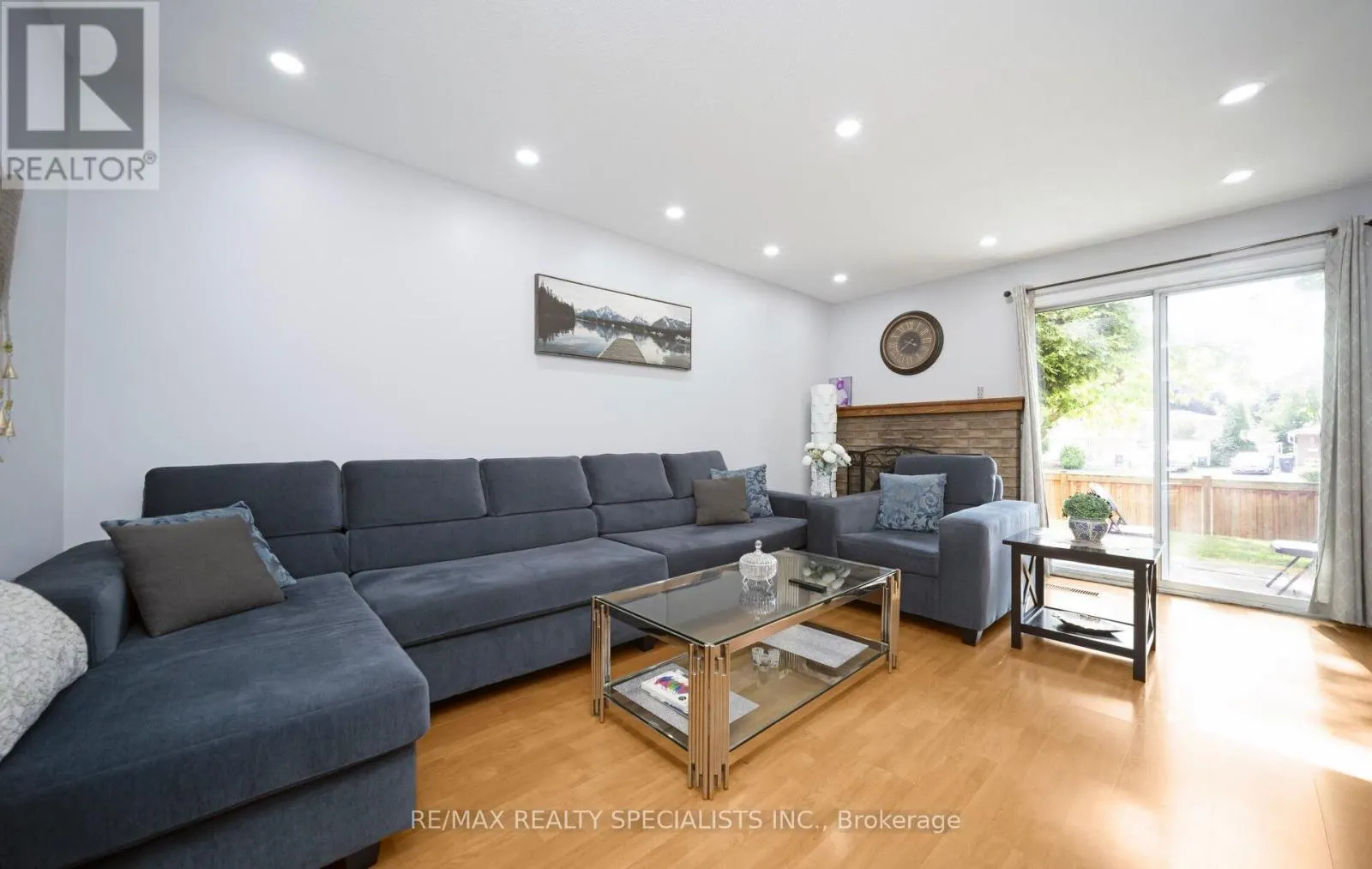 30 GREENWICH CIRCLE