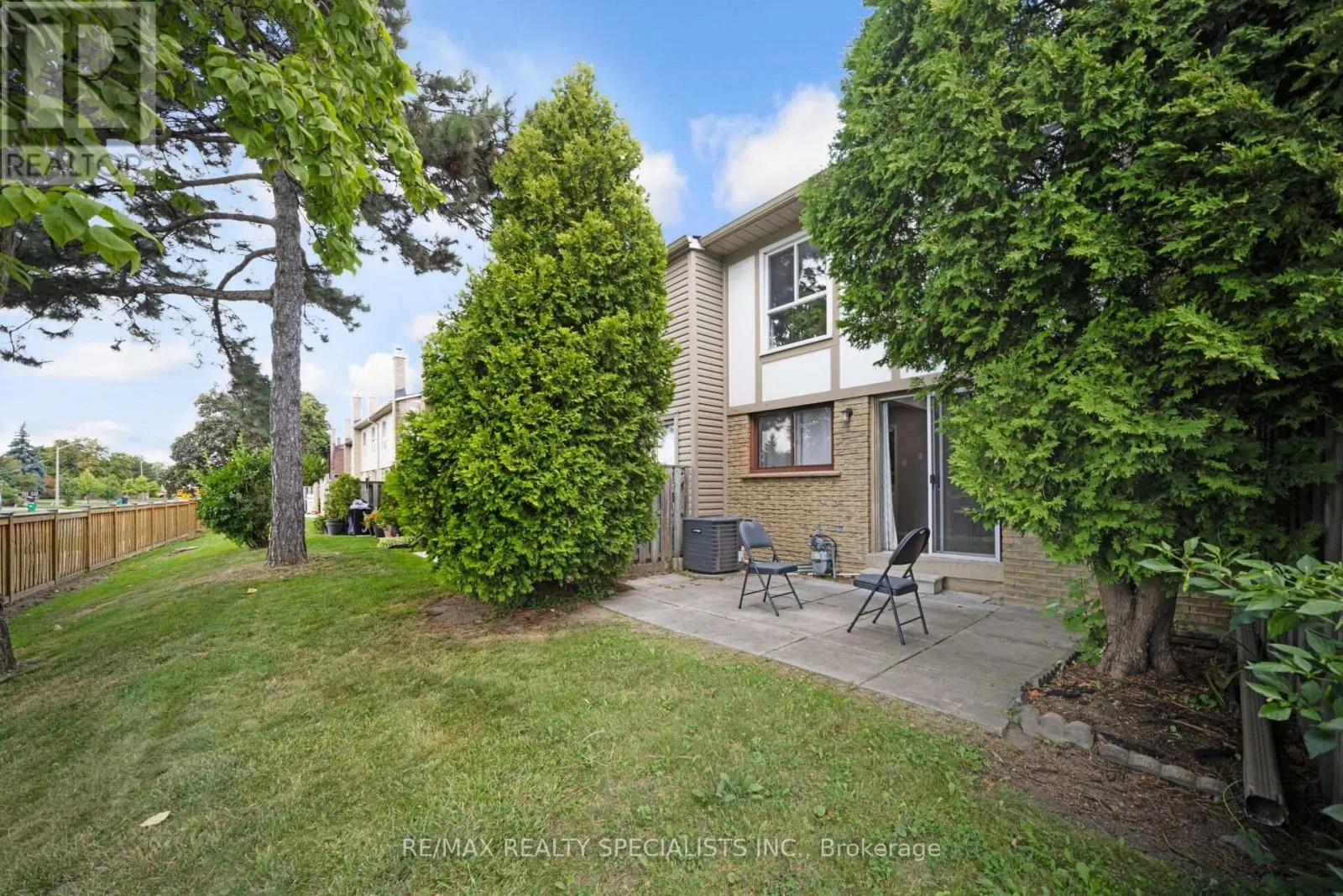 30 GREENWICH CIRCLE