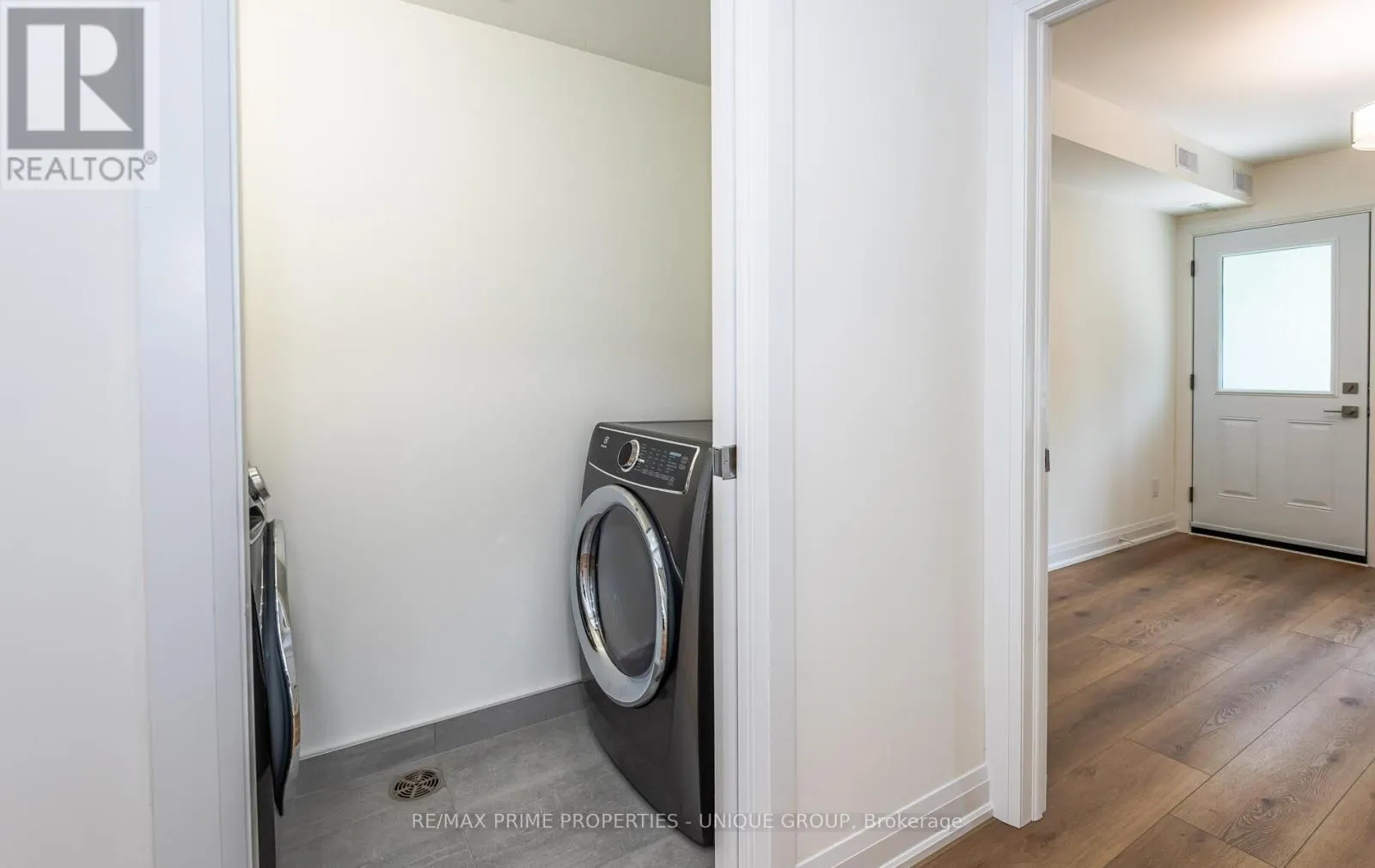 2 - 45 ASTORIA AVENUE