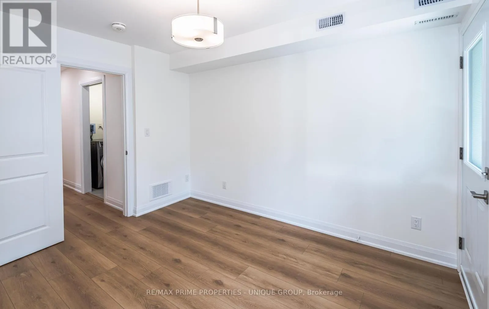 2 - 45 ASTORIA AVENUE