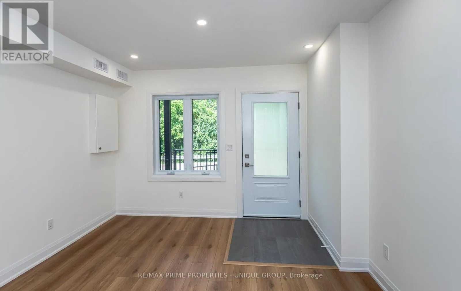 2 - 45 ASTORIA AVENUE