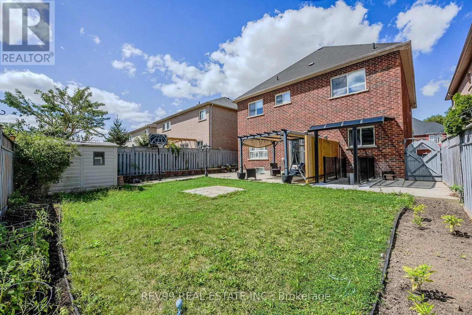 39 BONISTEL CRESCENT