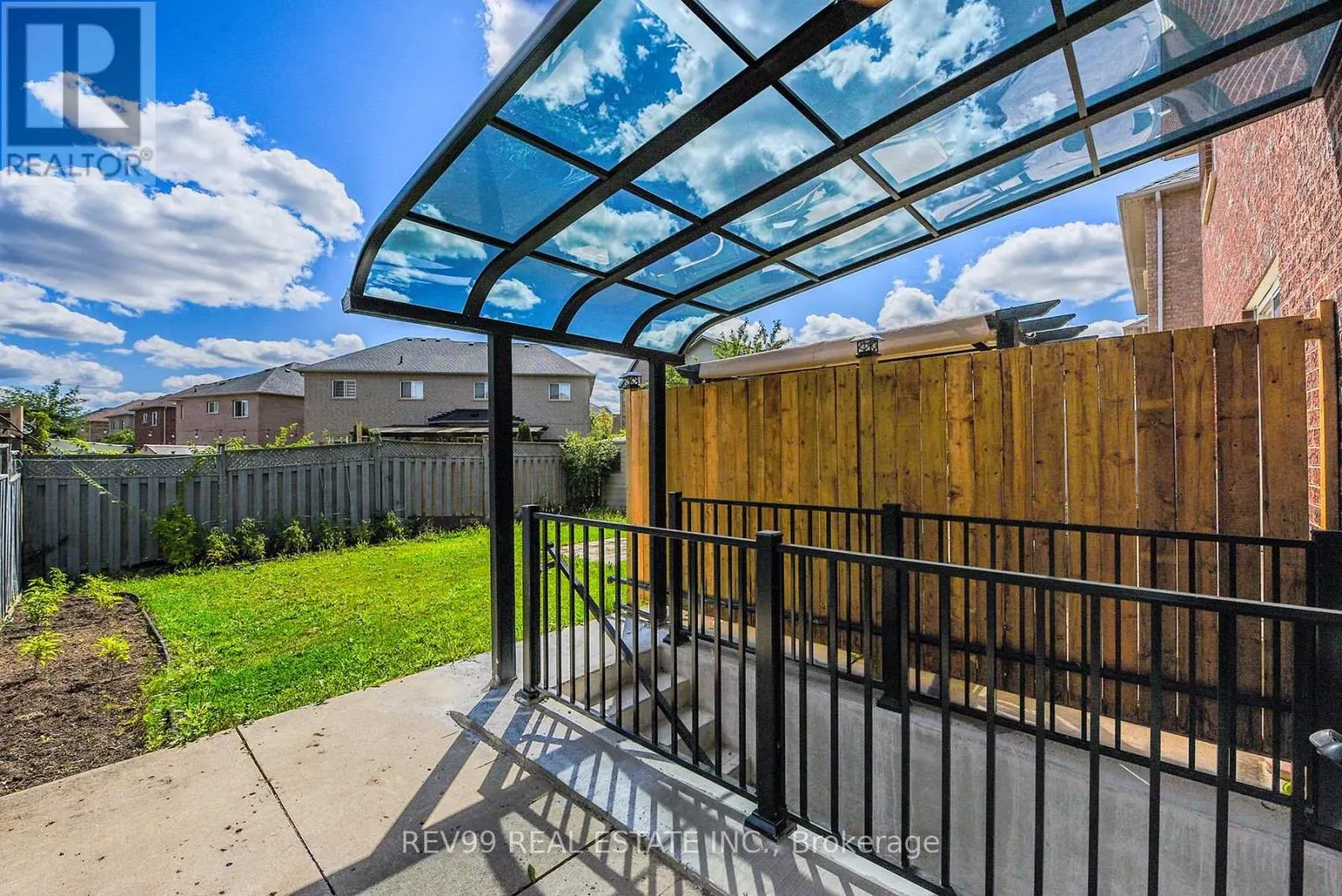 39 BONISTEL CRESCENT