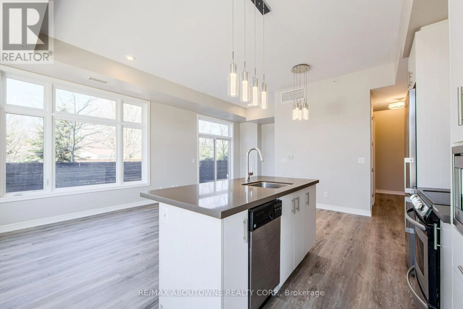 109 - 457 PLAINS ROAD E