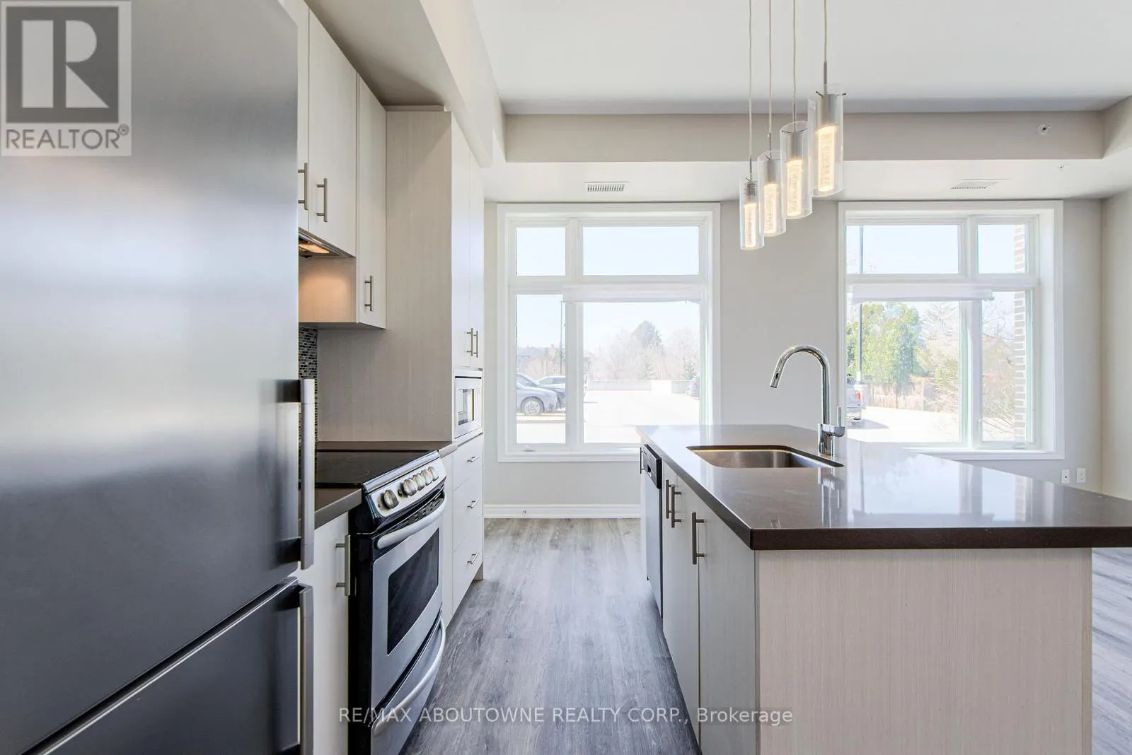 109 - 457 PLAINS ROAD E